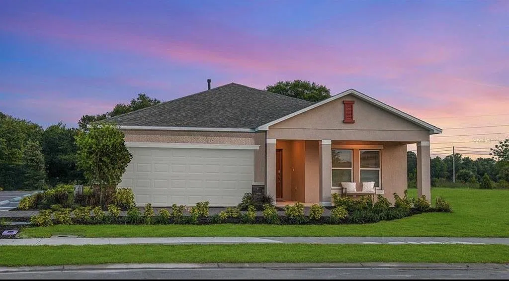 4 bed, 3.0 bath, 2105 sqft, $2,600 — Photo 1