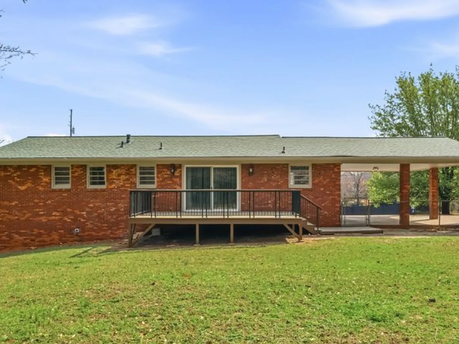 3 bed, 2094 sqft, $2,650 — Photo 2