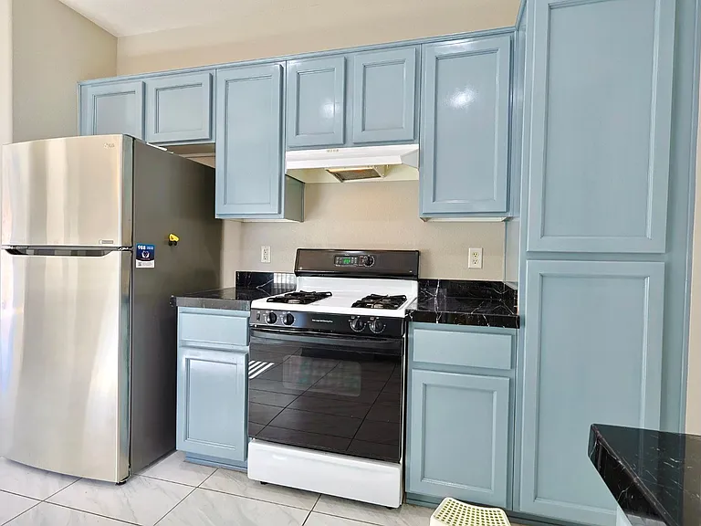 2503 Libretto Ave — Photo 8