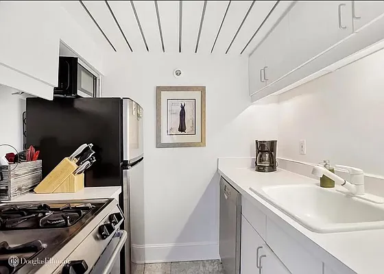 Rented by Compass | media 14