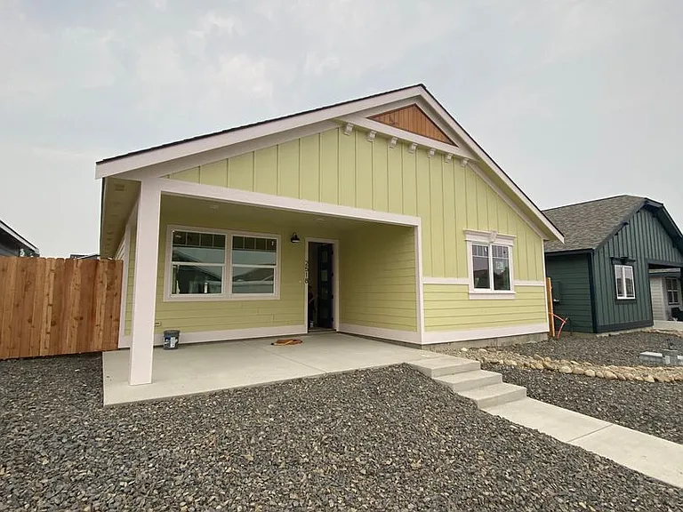 2518 N Benjamin Ln — Photo 2