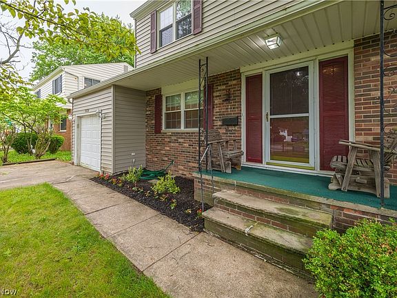 2nd image of 24237 Woodmere Dr