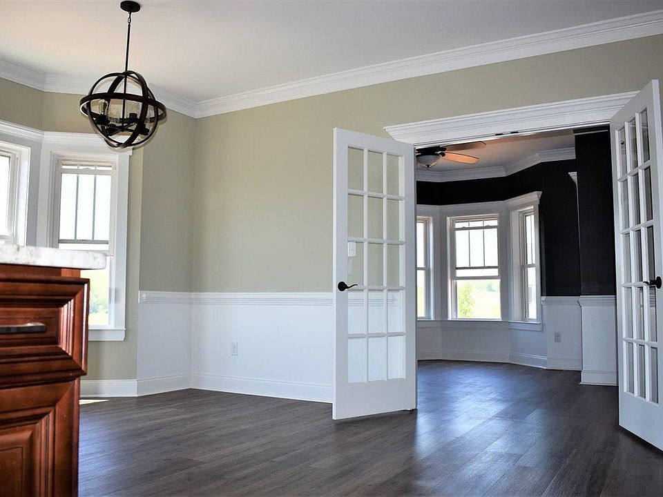2nd image of 34 Hull Hills Ln