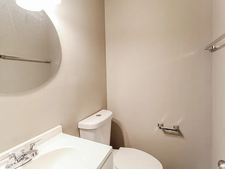 1168748_029_bathroom_13547134.jpg