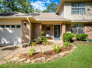 4 Chicot Cv, Maumelle, AR 72113