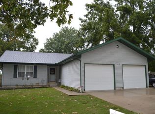 403 S Public Ave, Clever, MO 65631