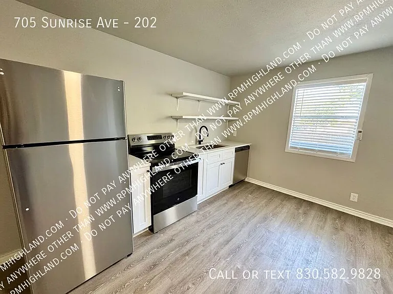 705 Sunrise Ave #202 — Photo 7