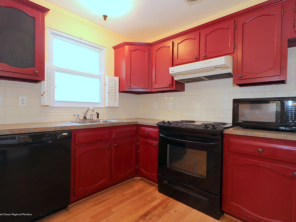 1st image of 1 Bennington Lane #A