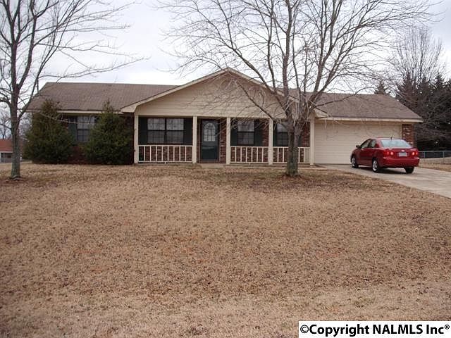 1st image of 126 Worthington Cir