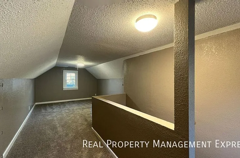 808 S Glendale Ave — Photo 11