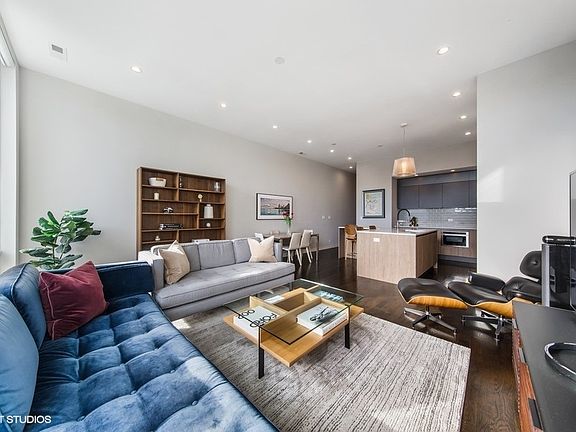 5th image of 1512 W Huron St #3