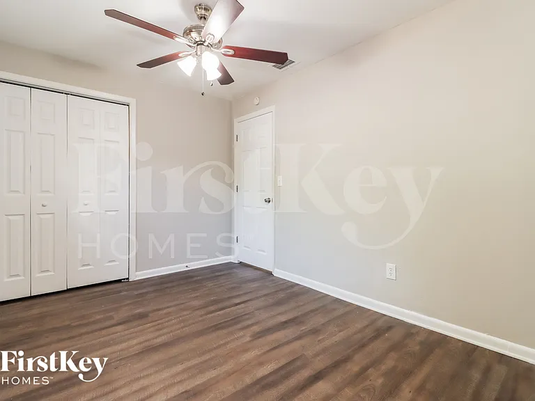 9303 N Edison Ave — Photo 11