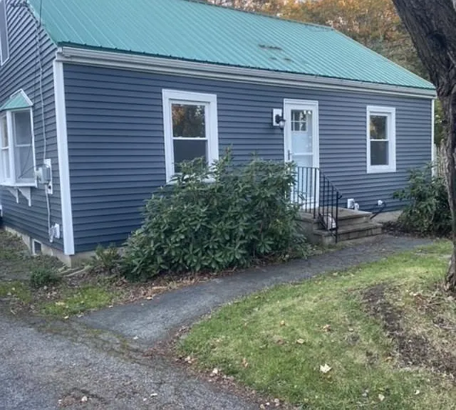 4 Beverly Ter — Photo 1