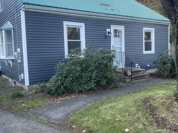 4 Beverly Ter, Cape Elizabeth, ME 04107