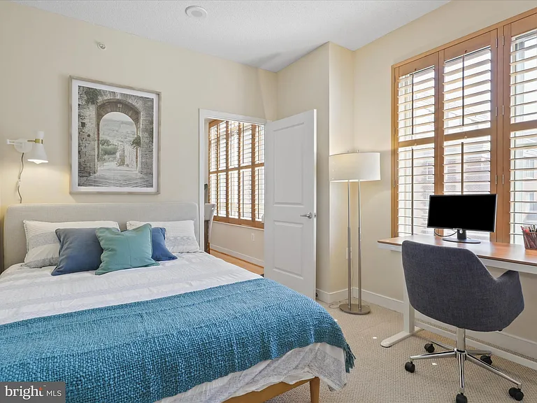 820 N Pollard St #511 — Photo 15