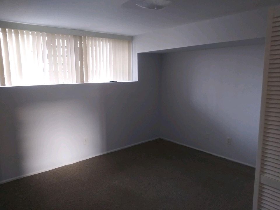 1st image of 212 Dartmouth Loop