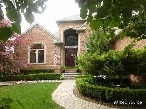 1st image of 52945 Camelot Ct