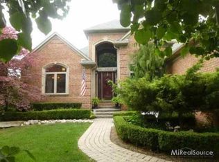 52945 Camelot Ct, Shelby Township, MI 48315