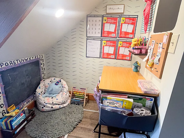 432 E East St — Photo 56