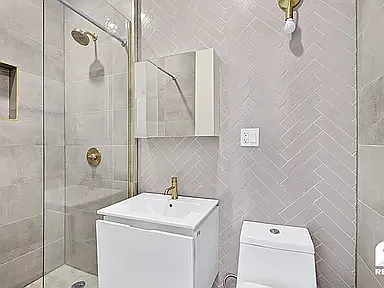 1726 Woodbine St #2R — Photo 6
