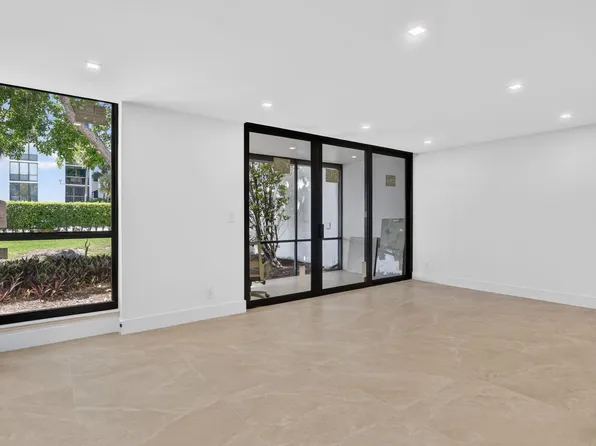 1403 Bridgewood Dr, Boca Raton, FL 33434