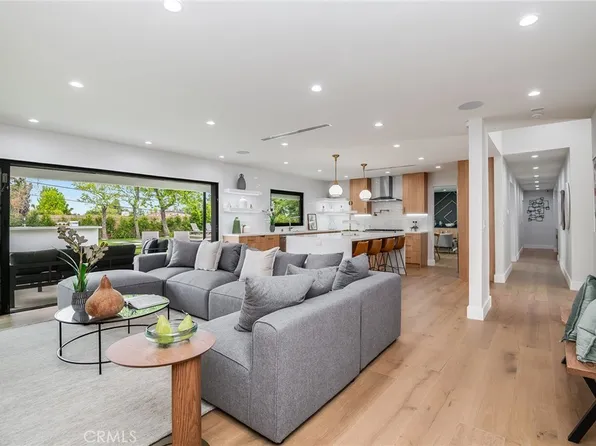 23949 Nomar St, Woodland Hills, CA 91367