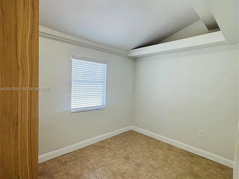 2816 Pine Tree Dr #3 — Photo 8