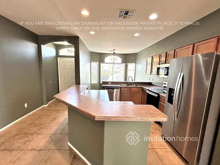 14611 W Acapulco Ln — Photo 2