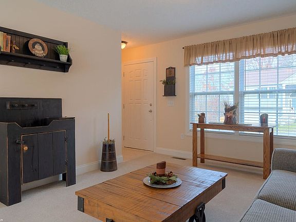 5th image of 270 Robin Hood Dr
