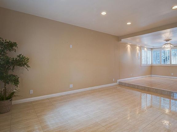 4th image of 1319 W 170th St