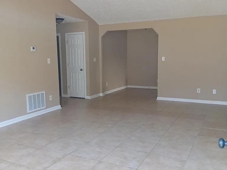 194 Antebellum Ct — Photo 7