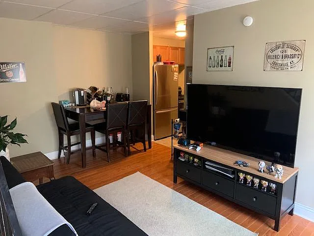 212 E Clifton Ave #31