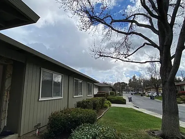 1277 E Fremont Ter — Photo 22