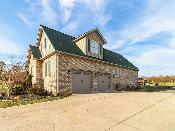 4th image of 1545 Sides Rd