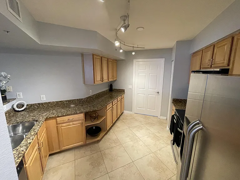 1801 N Flagler Dr #502 — Photo 3