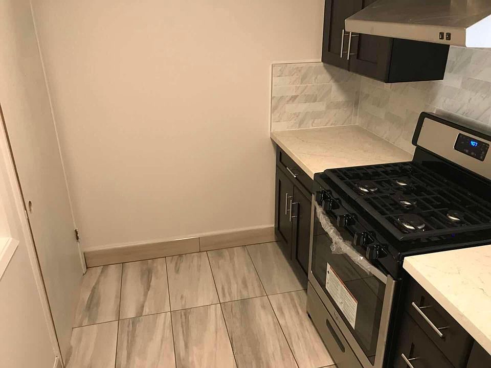 1st image of 2595 43rd Ave