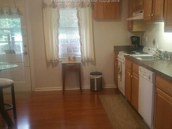 3rd image of 400 Kenna Dr