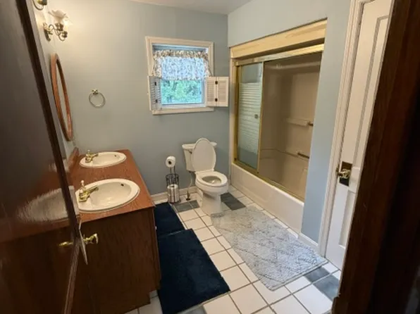 2804 Ivyside Dr, Altoona, PA 16601