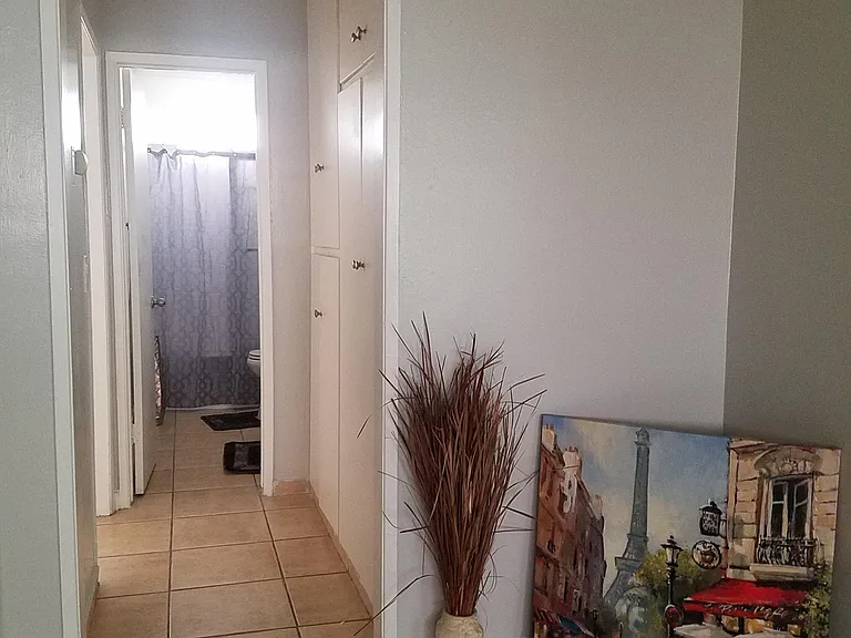 14015 Oxnard St — Photo 15