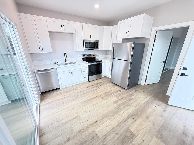 440 Denby St #2 — Photo 9
