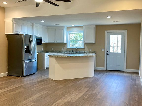 3rd image of 48 Box Rd