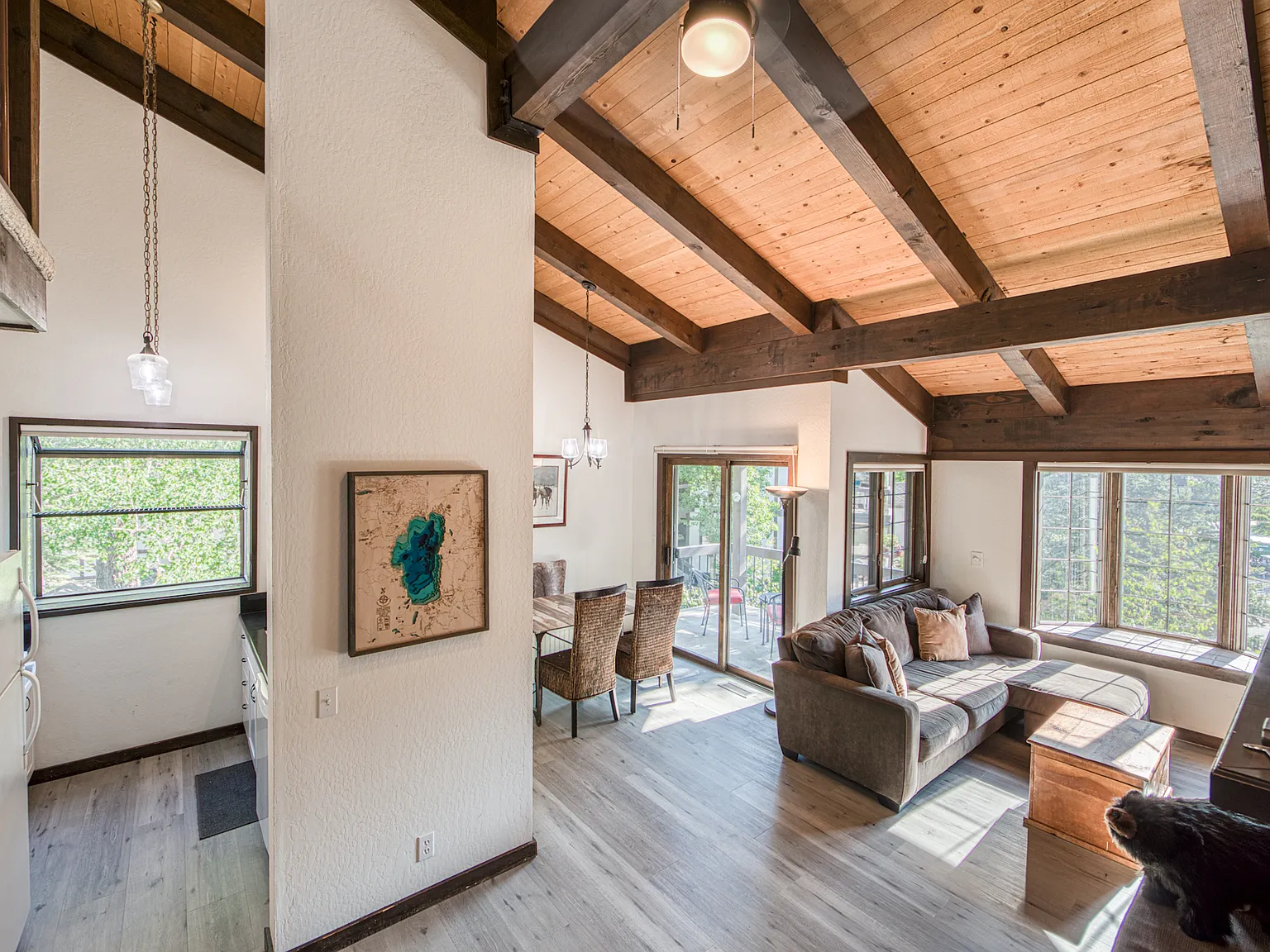 2 bed, 900 sqft, $5,000 — Photo 2