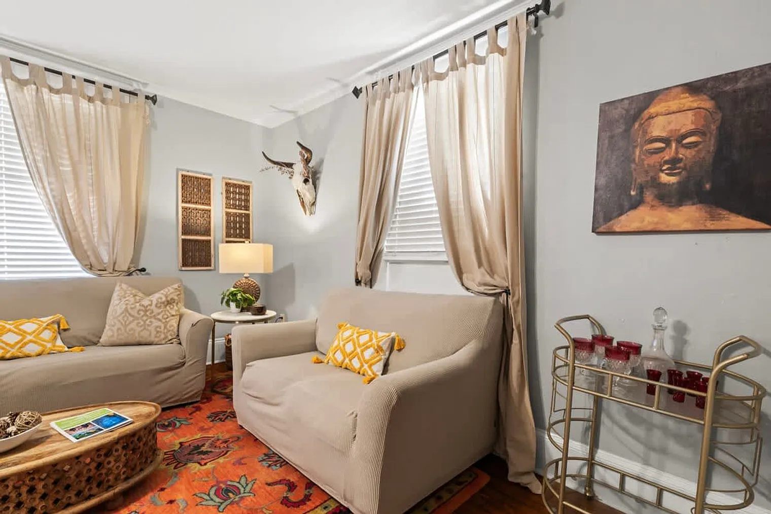 2 bed, 1.0 bath, $1,647 — Photo 2