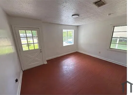 2829 Comfort St — Photo 9