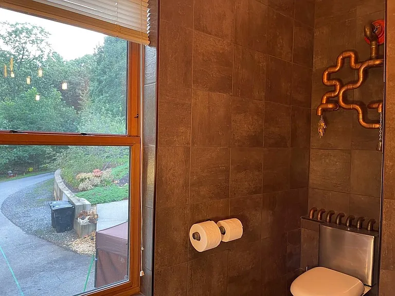 Brickhouse Suite Bathroom with a View