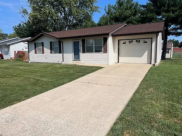 4 Adams St, Smithton, IL 62285