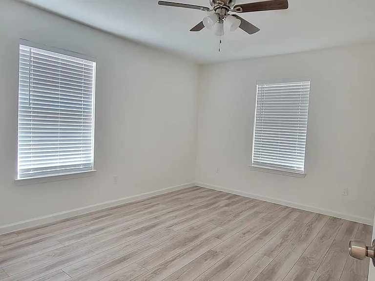 7409 Valeda Dr — Photo 12
