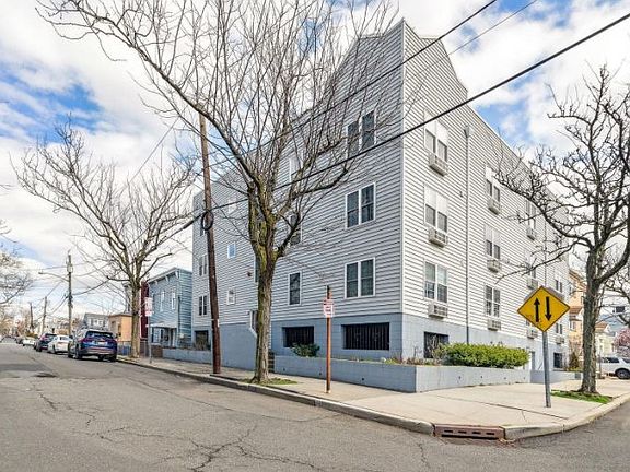 2nd image of 60 Chestnut Ave APT 1A