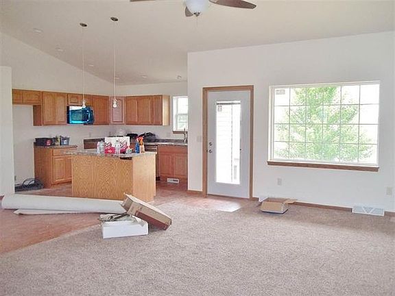 2nd image of 301 Honeycrisp Dr