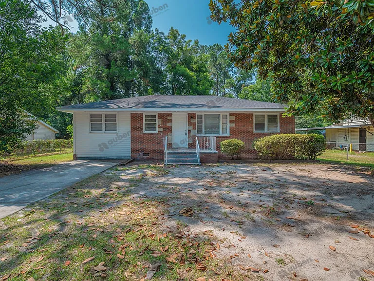 109 Vanderbilt Cir — Photo 1